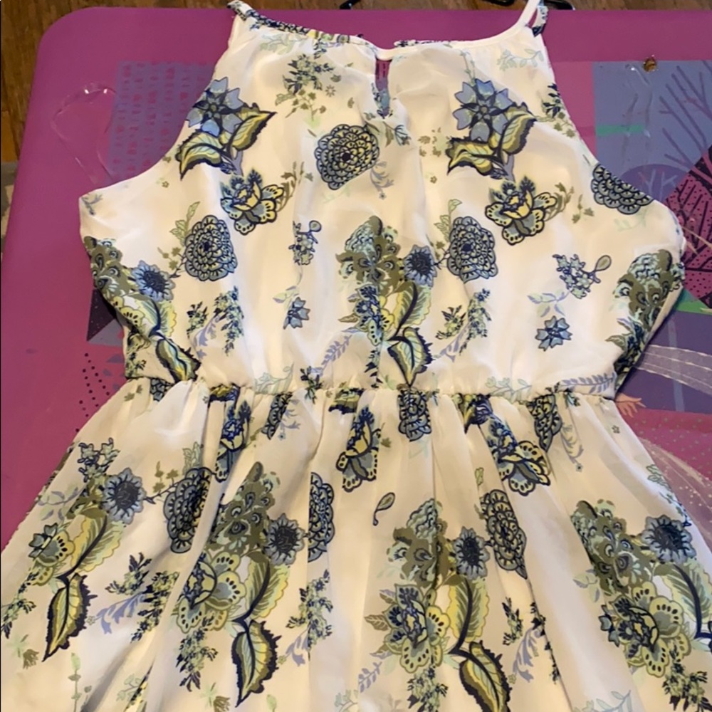 Dress - Picture 2 of 4